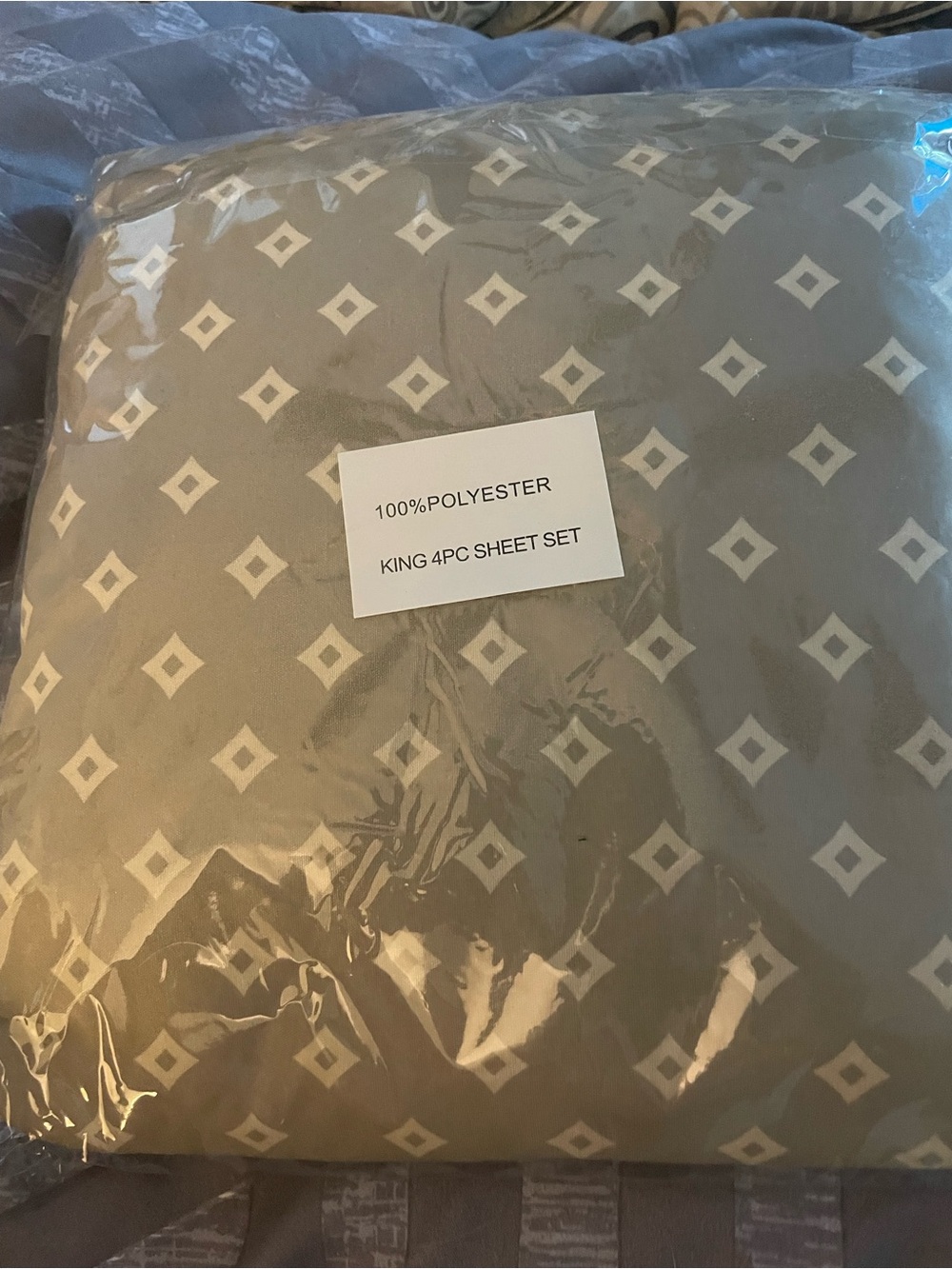 King 4-Piece Polyester Sheet Set - Gray Diamond Pattern